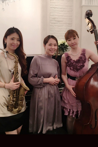 【事例】クリスマス演奏　女性ジャズユニット　Swing Trio