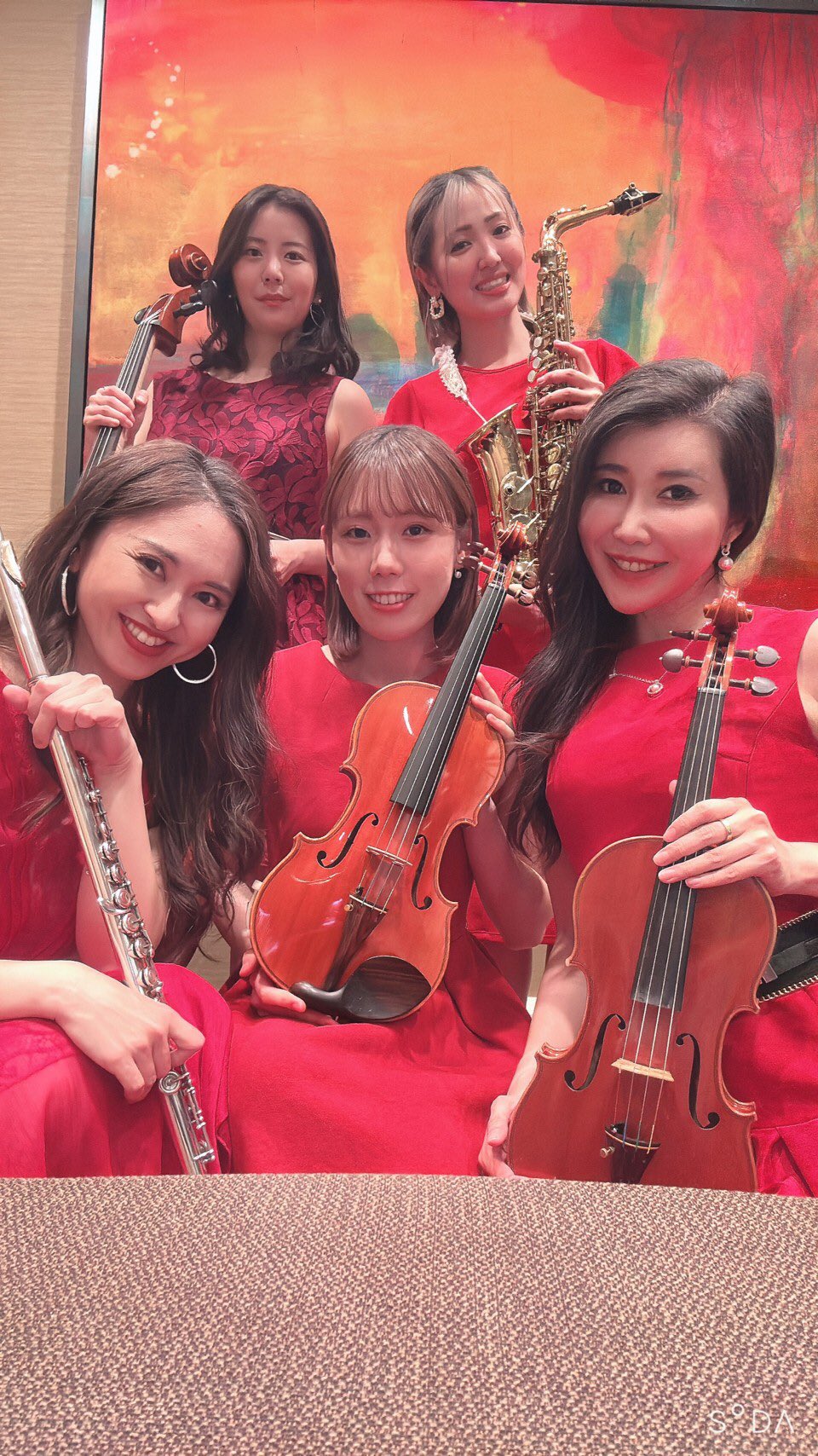 美人演奏家の生演奏で人気があります