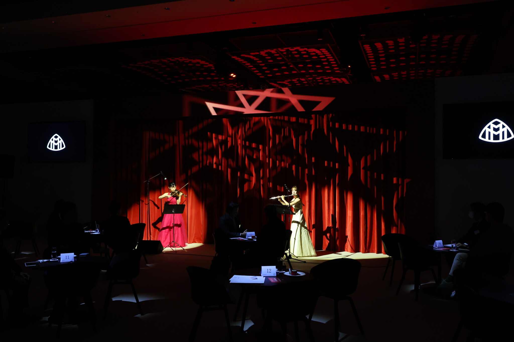 ヴァイオリンとフルートの生演奏のご依頼をいただきました