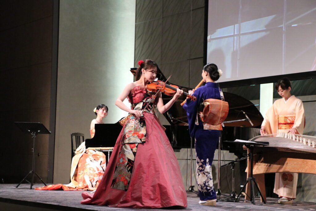 なでしこオーケストラの生演奏は人気があります