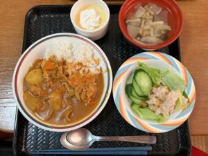 演奏の際にご馳走になりました昼食です